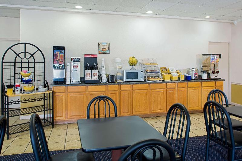Days Inn By Wyndham Tallahassee-Government Center מראה חיצוני תמונה