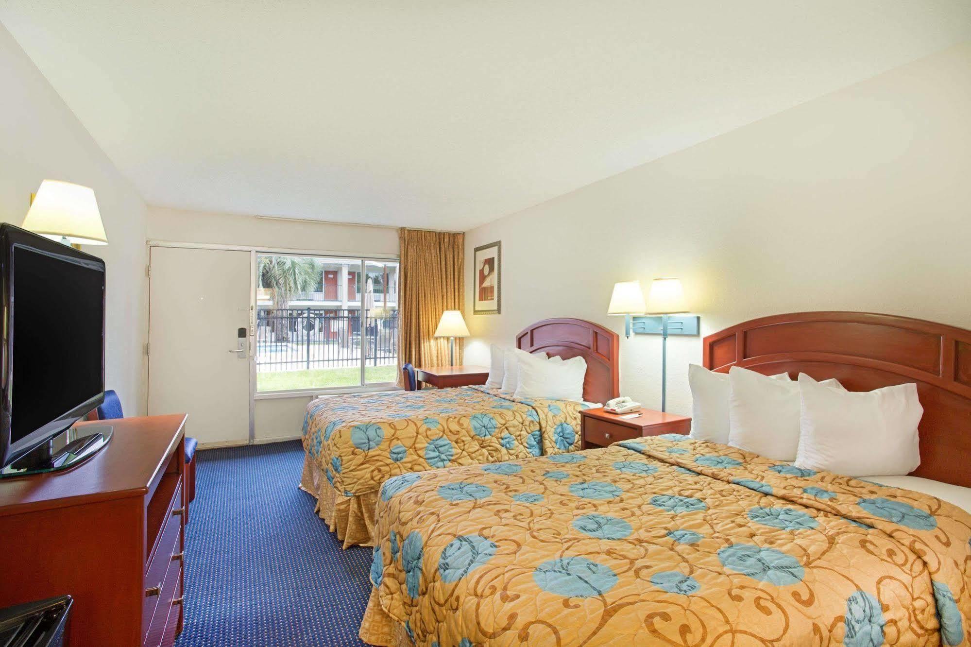 Days Inn By Wyndham Tallahassee-Government Center מראה חיצוני תמונה