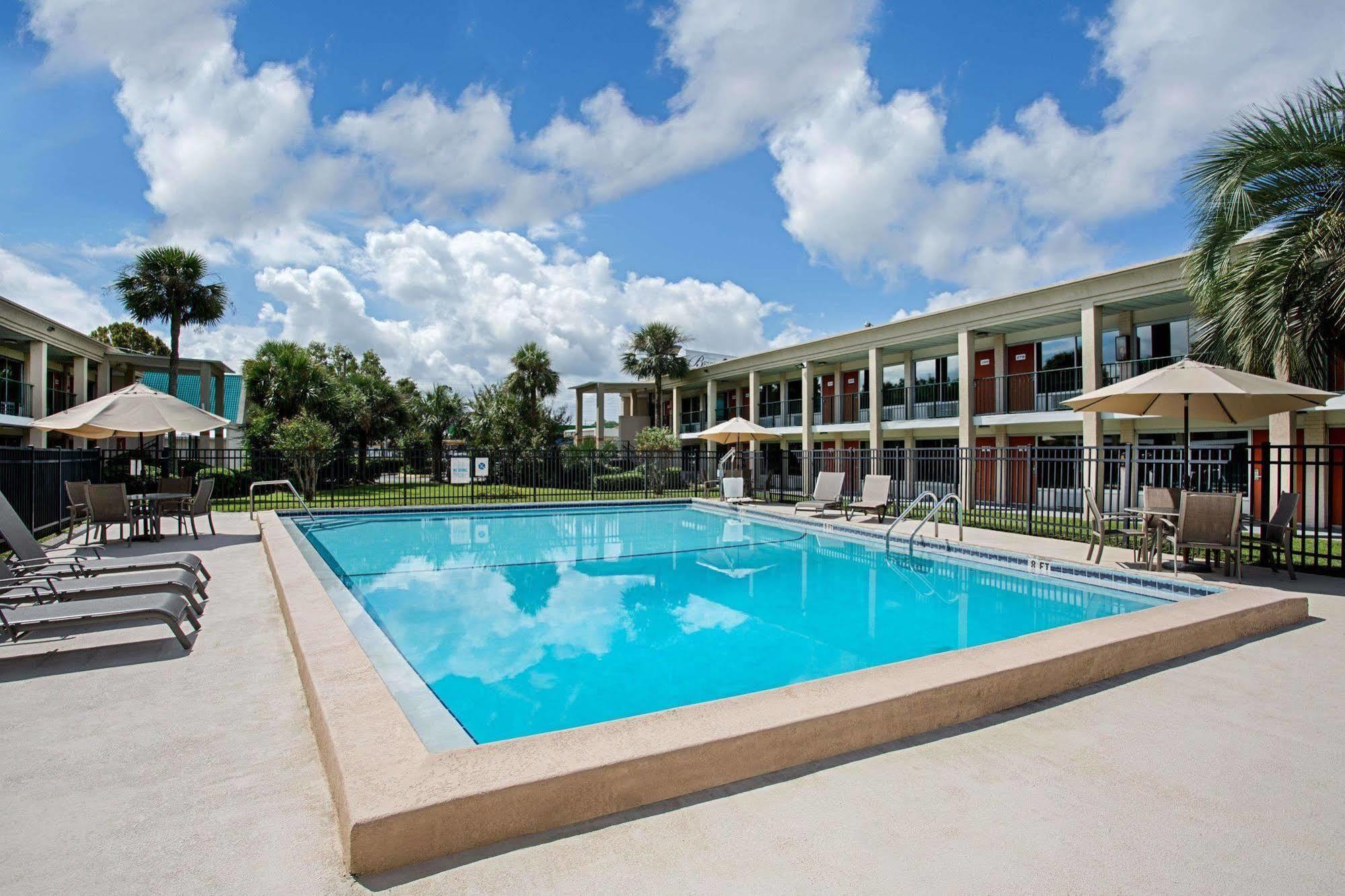 Days Inn By Wyndham Tallahassee-Government Center מראה חיצוני תמונה