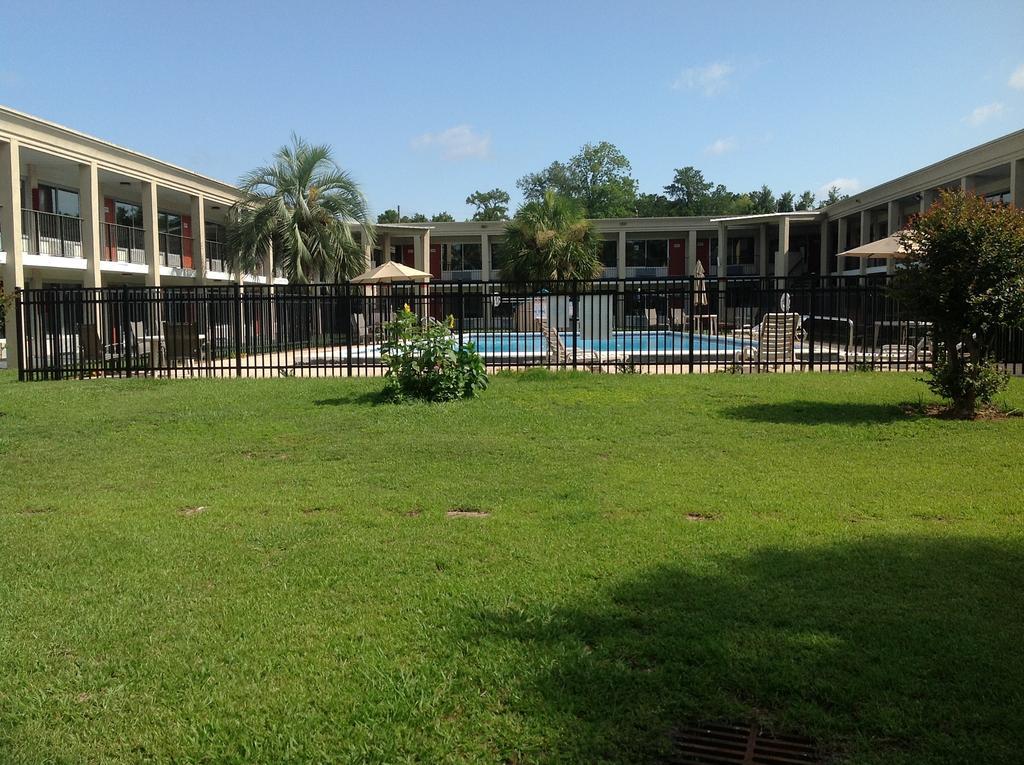 Days Inn By Wyndham Tallahassee-Government Center מראה חיצוני תמונה